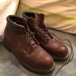 Red Wing Men’s Supersole 6” Boot, size 9